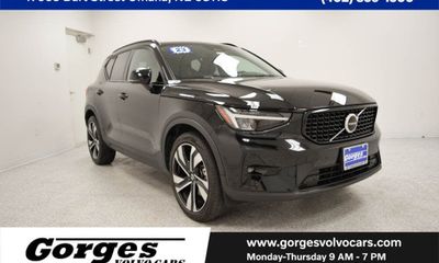 2023 Volvo XC40 Plus Dark