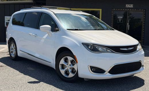 2017 Chrysler Pacifica Touring L Plus