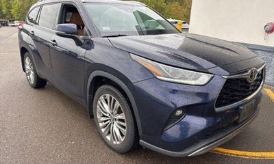 2022 Toyota Highlander Platinum