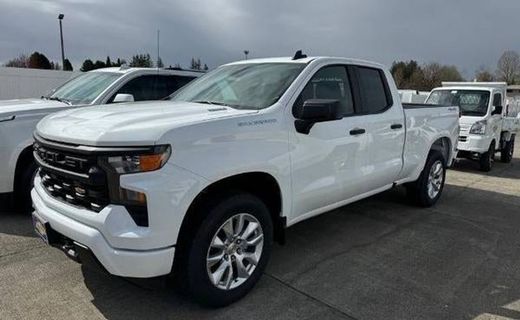 2025 Chevrolet Silverado Custom