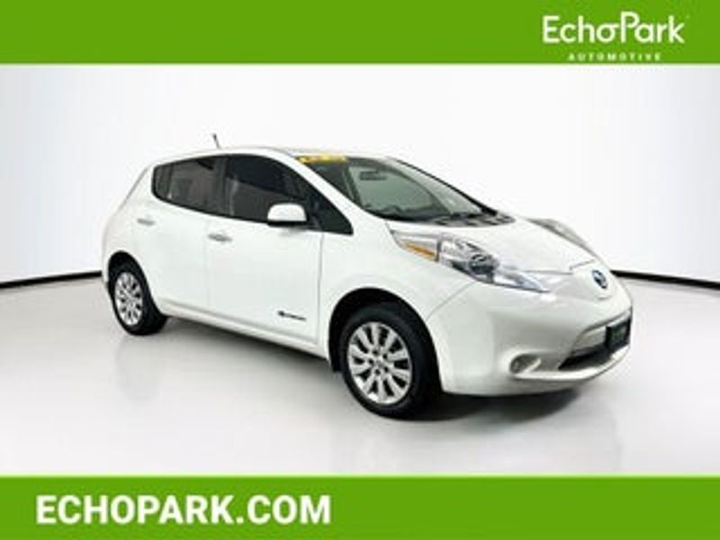 2014 Nissan LEAF — a typically priced live listing