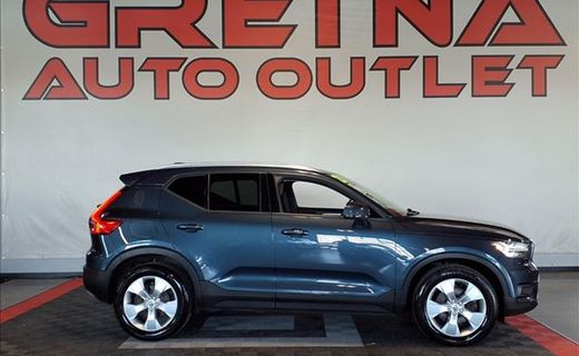 2021 Volvo XC40 Momentum