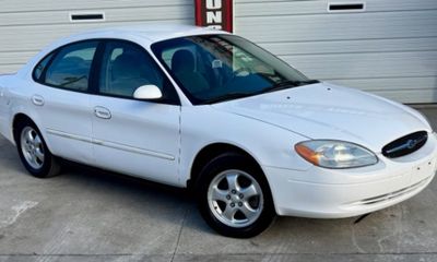 2001 Ford Taurus SE 2 Valve