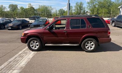 2004 Nissan Pathfinder SE