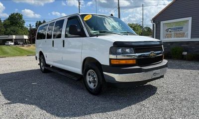 2018 Chevrolet Express Passenger LT