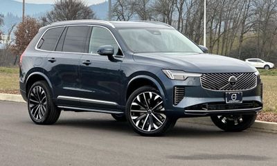 2026 Volvo XC90 Plus Bright
