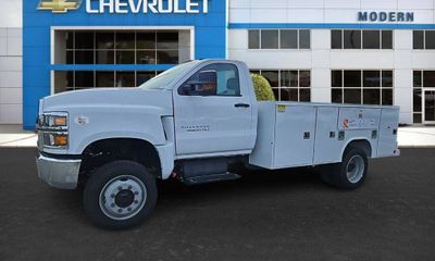 2024 GM GM515 Work Truck