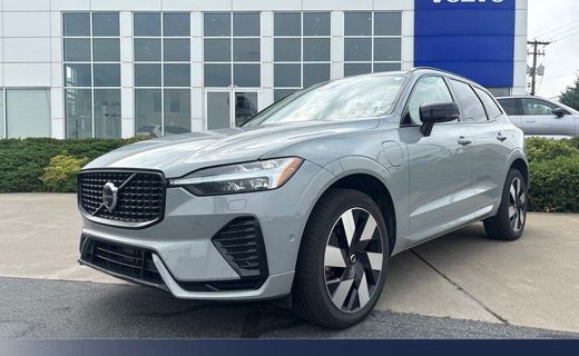 2025 Volvo XC60 Plus Dark