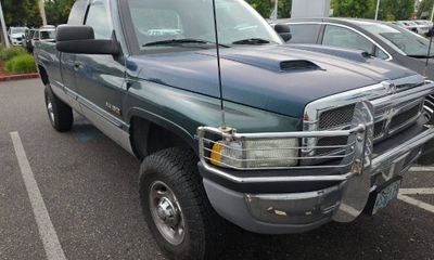 2001 Dodge Ram Base