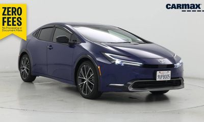 2025 Toyota Prius LE