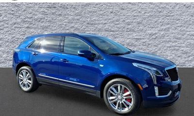 2025 Cadillac XT5 Sport