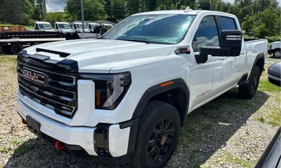 2025 GMC Sierra HD AT4