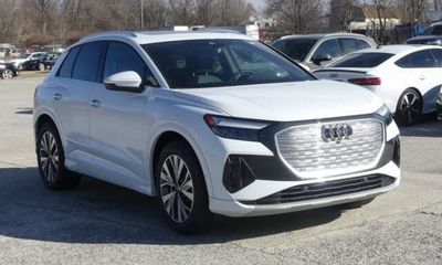 2023 Audi Q4 40 Premium Plus