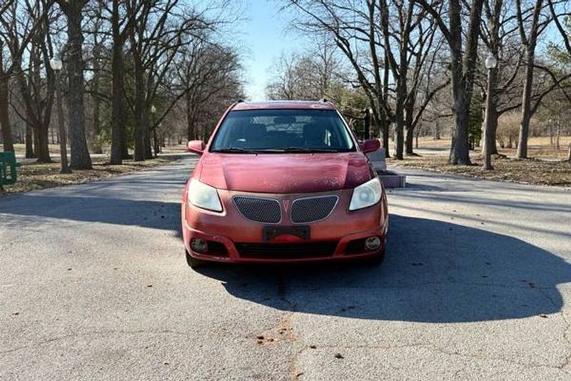 2005 Pontiac VIBE — a typically priced live listing