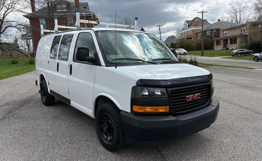2018 GMC Savana Cargo