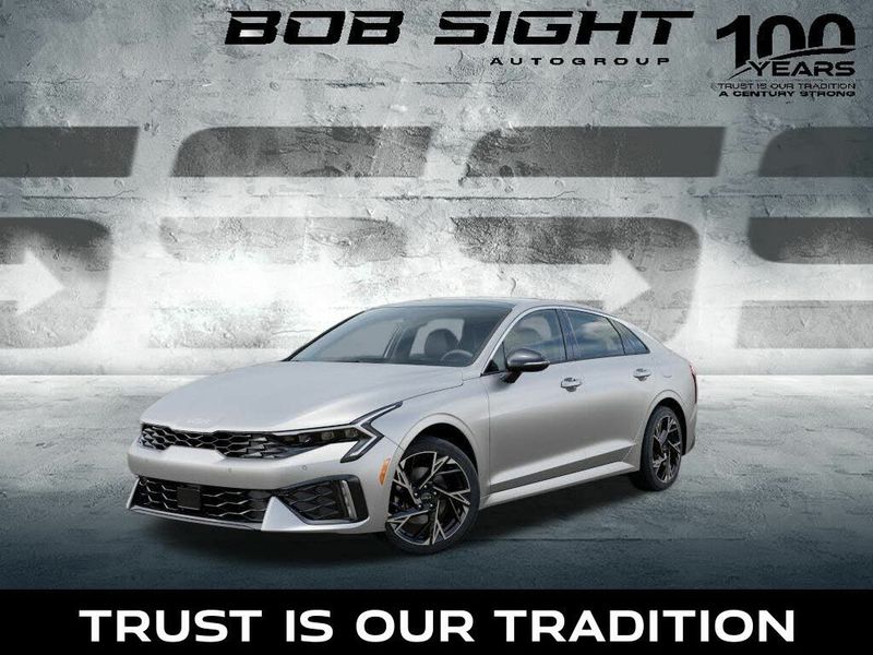 2025 Kia K5 — a typically priced live listing