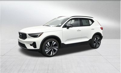 2026 Volvo XC40 Plus Dark