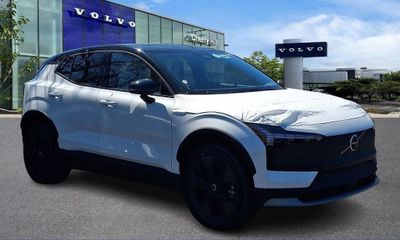2026 Volvo EX30 CC Ultra