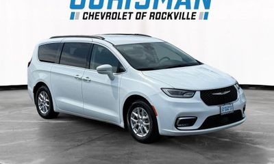2022 Chrysler Pacifica Touring L