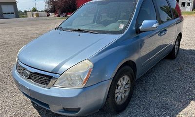 2012 Kia Sedona GL