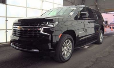 2024 Chevrolet Suburban LT