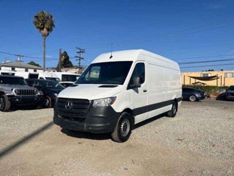 2021 Mercedes-Benz Sprinter — a typically priced live listing