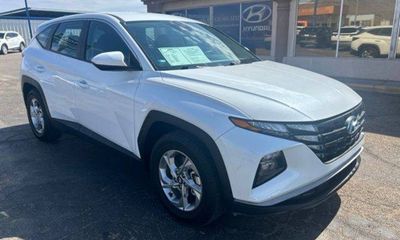 2022 Hyundai Tucson SE