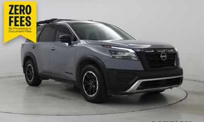 2025 Nissan Pathfinder SV