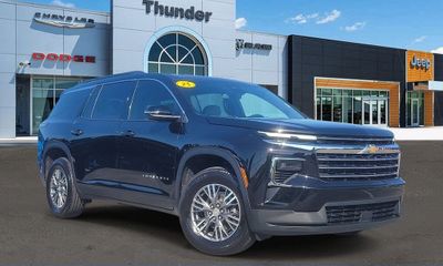 2025 Chevrolet Traverse LT