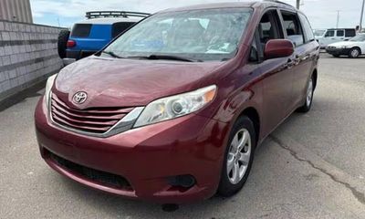2015 Toyota Sienna LE