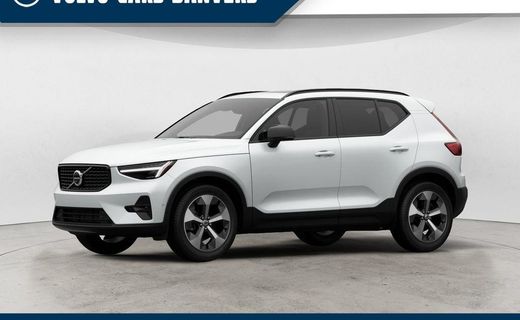 2026 Volvo XC40 Plus Dark