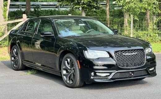 2023 Chrysler 300 Touring L