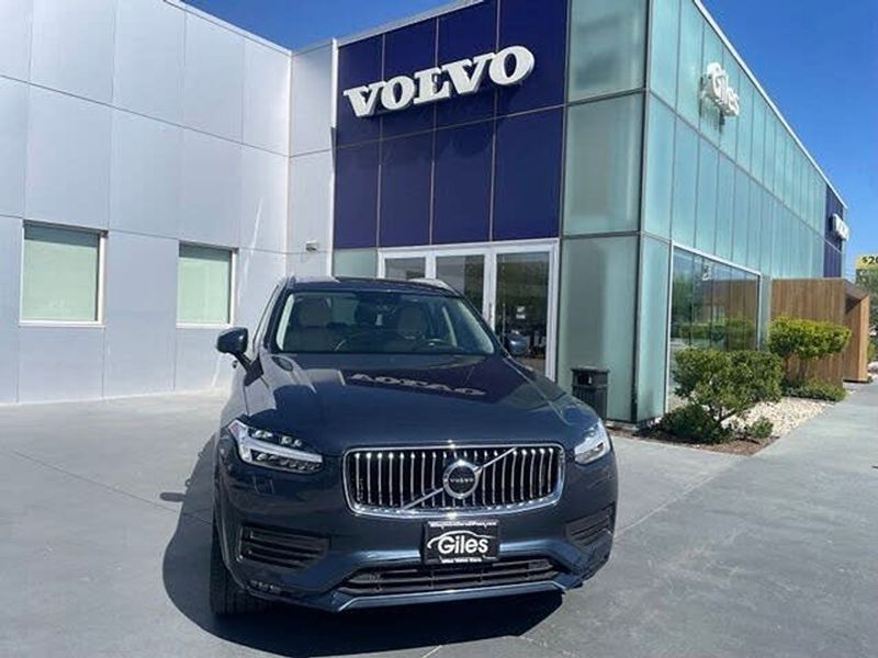 2021 Volvo XC90 — a typically priced live listing
