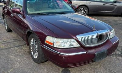 2006 Lincoln Town CAR Designer Series