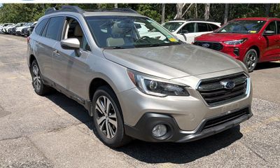 2019 Subaru Outback Limited M R
