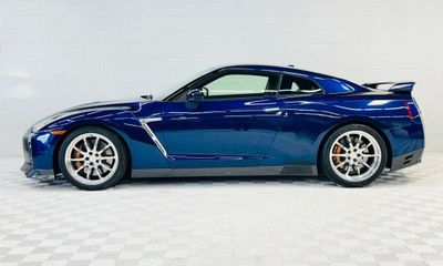 2015 Nissan GT-R Premium