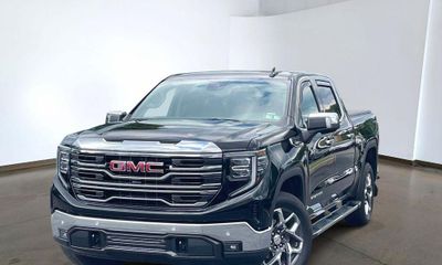 2024 GMC Sierra SLT