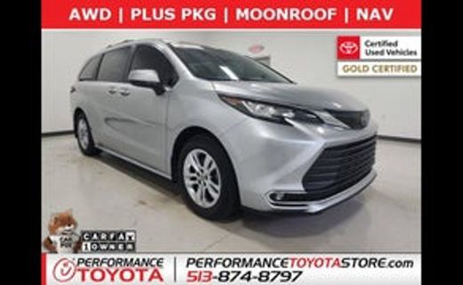2024 Toyota Sienna LE