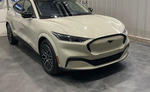 2025 Ford Mustang Mach-E Premium