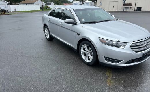 2017 Ford Taurus SEL