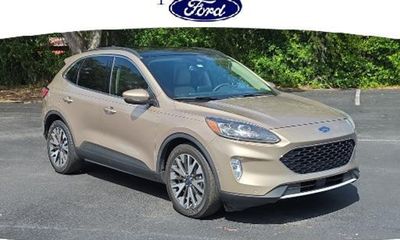 2020 Ford Escape Titanium Fhev