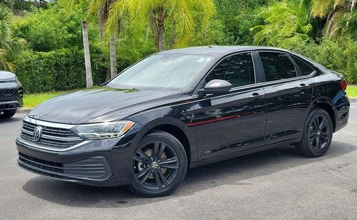 2023 Volkswagen Jetta SE W Sunroof