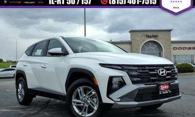 2025 Hyundai Tucson SE