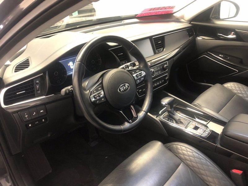 2019 Kia Cadenza — a typically priced live listing
