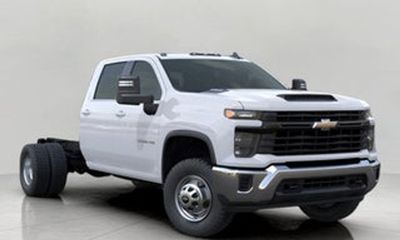 2025 Chevrolet Silverado HD Work Truck