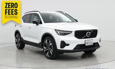 2024 Volvo XC40 Plus Dark