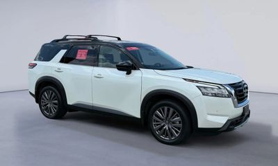 2023 Nissan Pathfinder SL