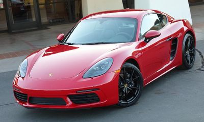 2019 Porsche 718 Cayman T