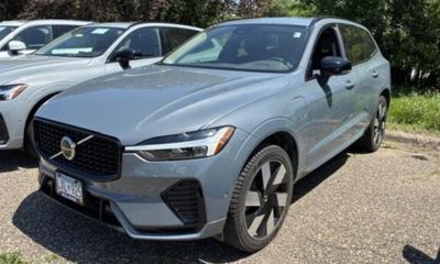 2024 Volvo XC60 Plus Dark