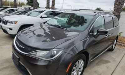 2018 Chrysler Pacifica Touring L